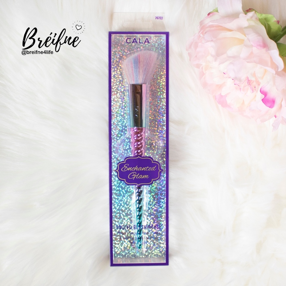 Cala Angled Makeup Brush